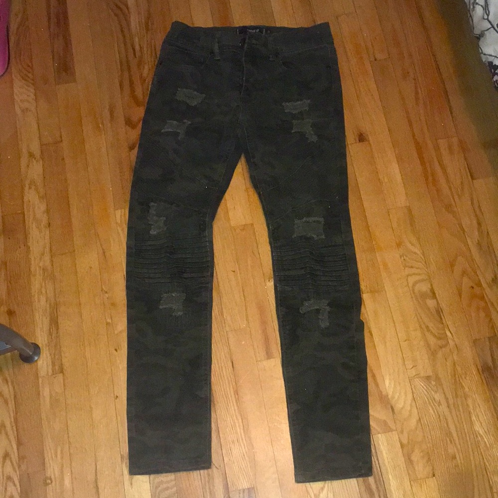 Urban ID Ripped Camo Pants